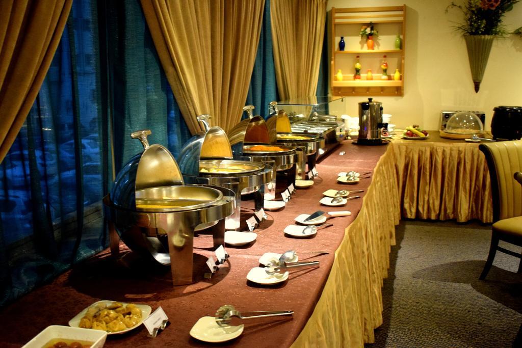 Nejoum Al Emarat Hotel Sharjah Eksteriør billede
