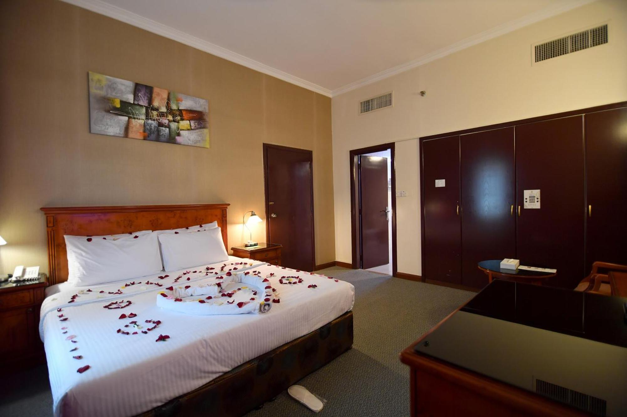 Nejoum Al Emarat Hotel Sharjah Eksteriør billede